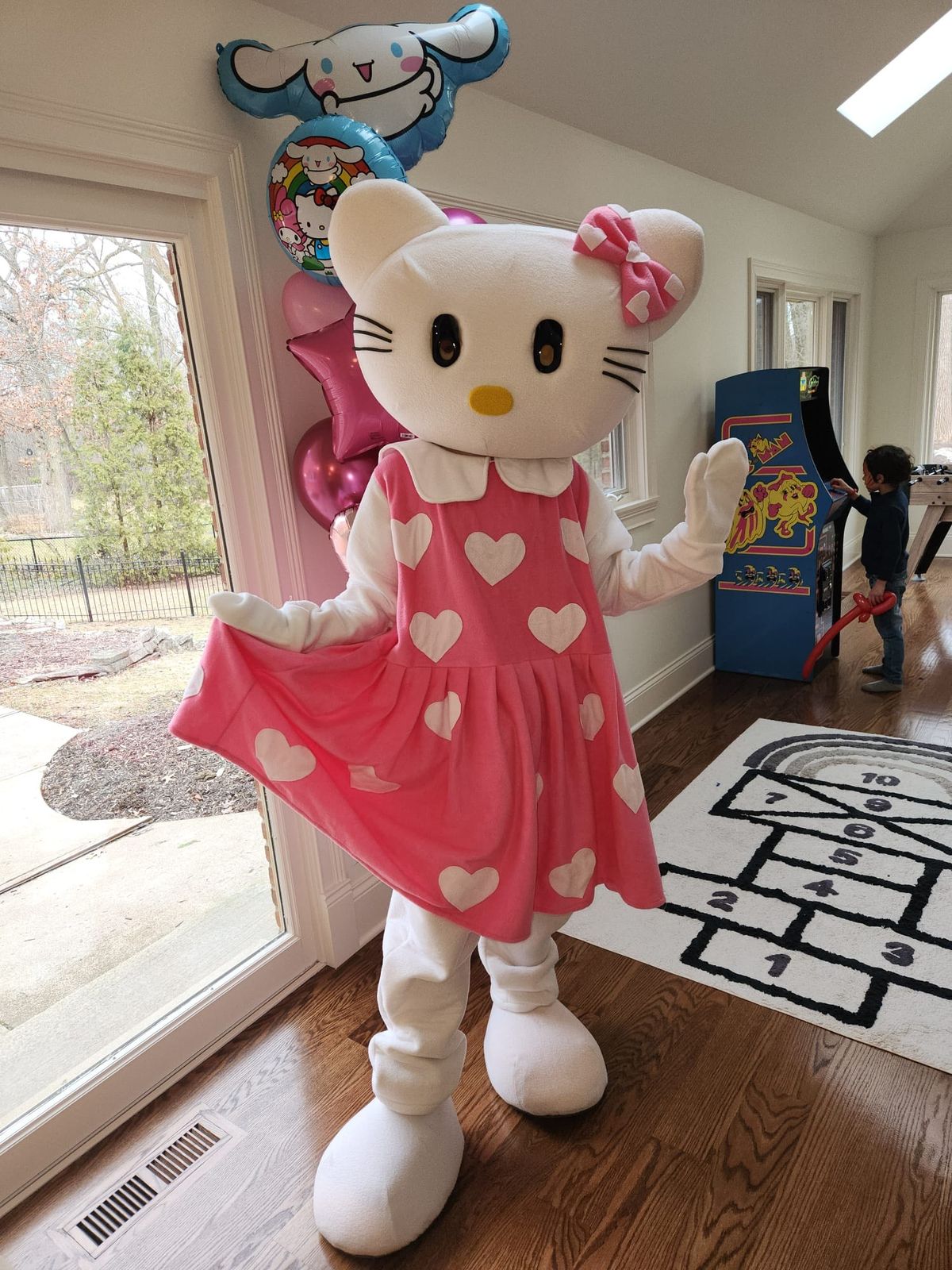 Hello Kitty mascot character for birthday parties in Miami