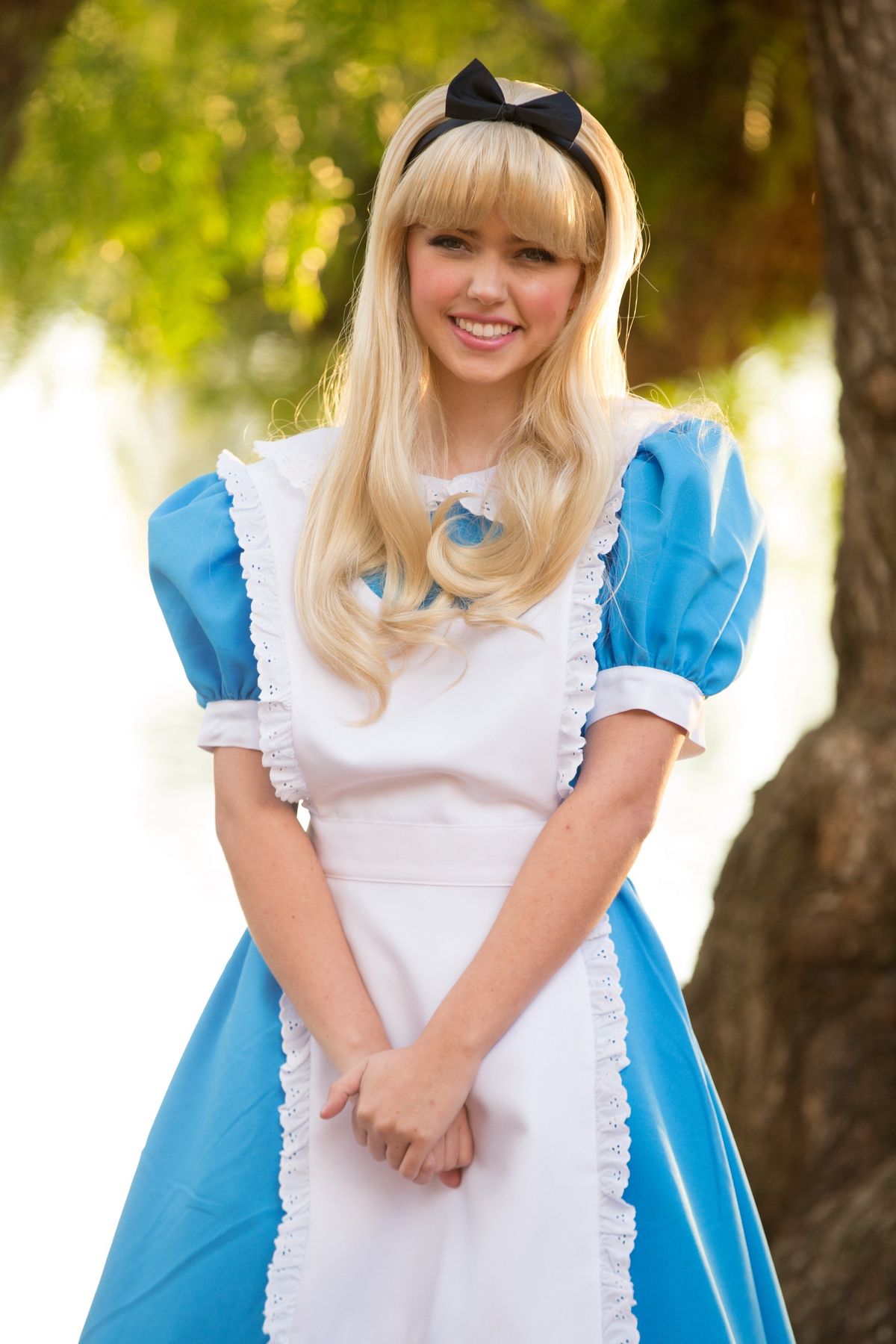 Alice in Wonderland party entertainment